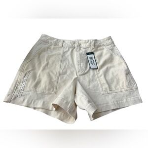 NWT Alpine Design Women’s 5” Mixed Fabric Shorts in Off White in size 8